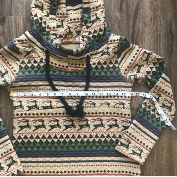 Reindeer Fair Isle Tunic Hoodie - Picture 3 of 5